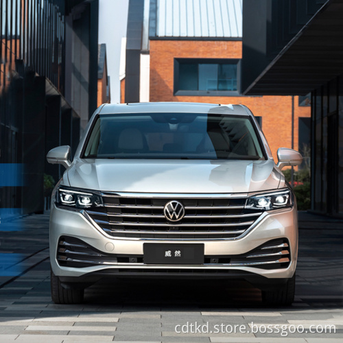 عالي الأداء سريع الشحن 2.0T 220HP L4 VW VILORAN 5 أبواب 7 مقاعد سيارات البنزين MPV سيارة الصين للبيع